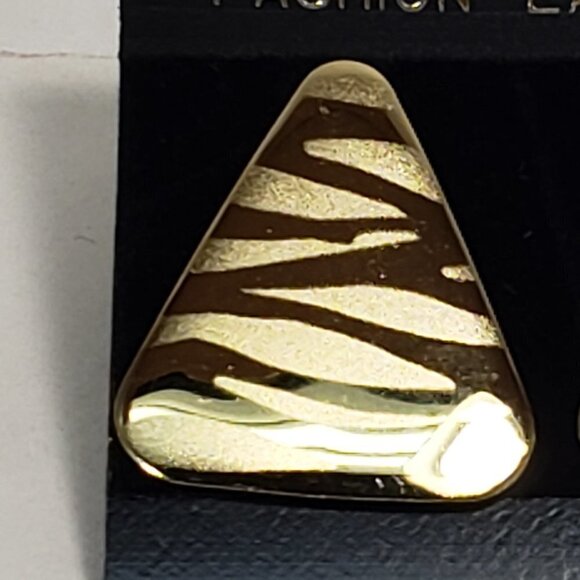 Bold Gold Tone Zebra Print Stud Earrings – Retro Animal Print Statement Jewelry - Picture 5 of 9